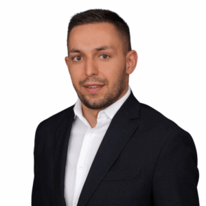 Джунейт Узунов