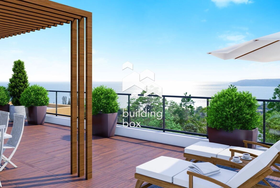 Четиристаен апартамент с морска панорама - 0