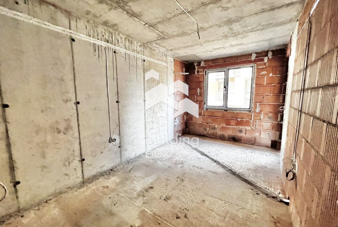 Тристаен апартамент - кв. Христо Смирненски - 0