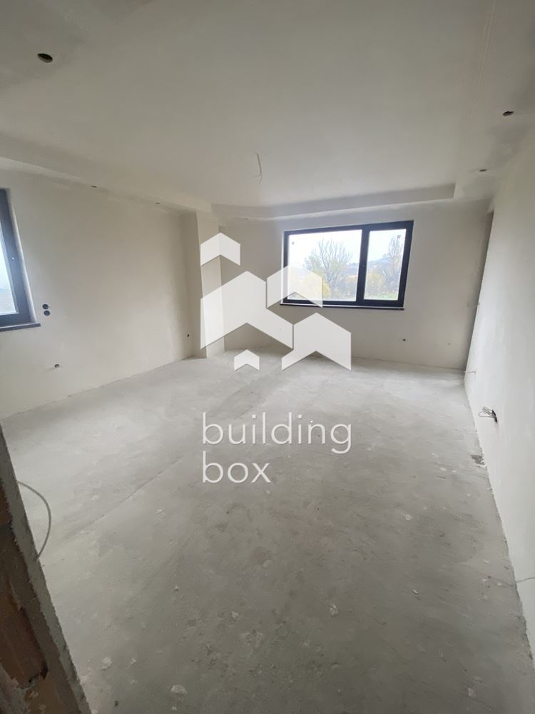 Къща в м.т. Камбаните - 0