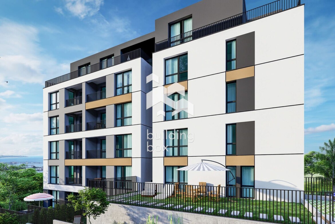 Двустаен апартамент с двор в новострояща се сграда - 0