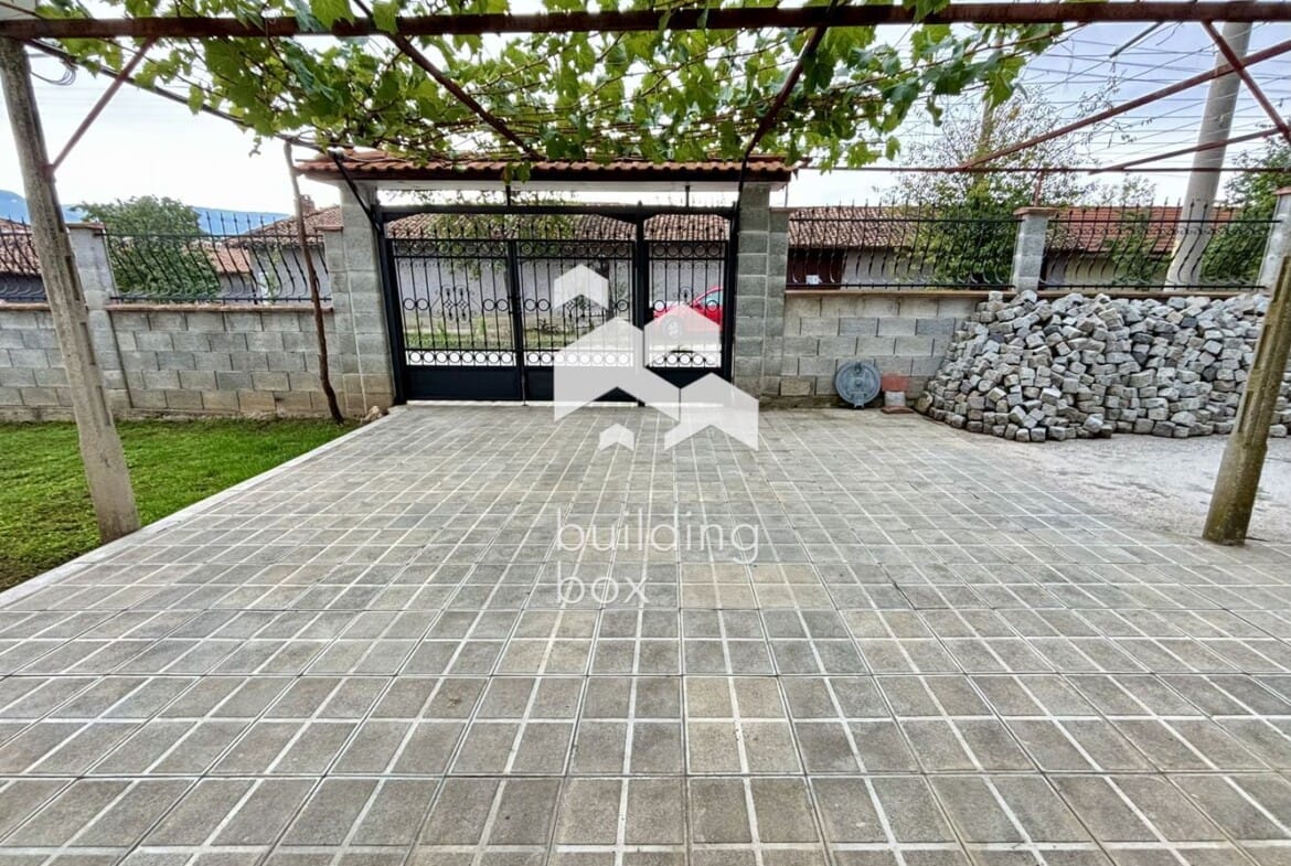 Имот за ценители на 15 мин. от Шумен - 0