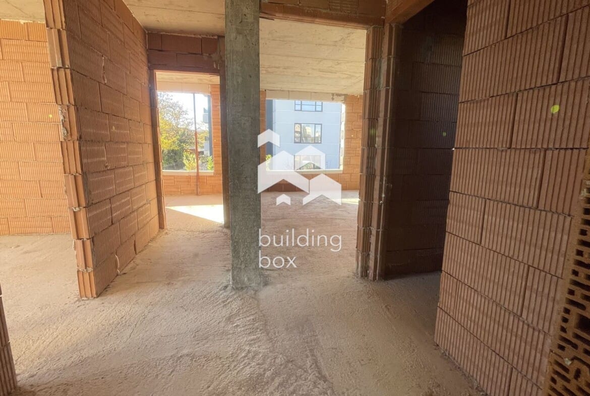 Слънчев тристаен апартамент в Малинова долина - 0