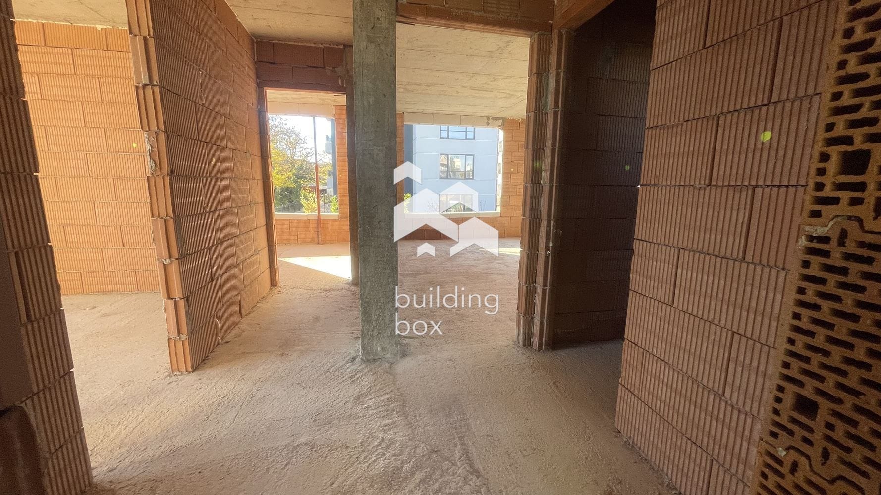 Слънчев тристаен апартамент в Малинова долина - 0