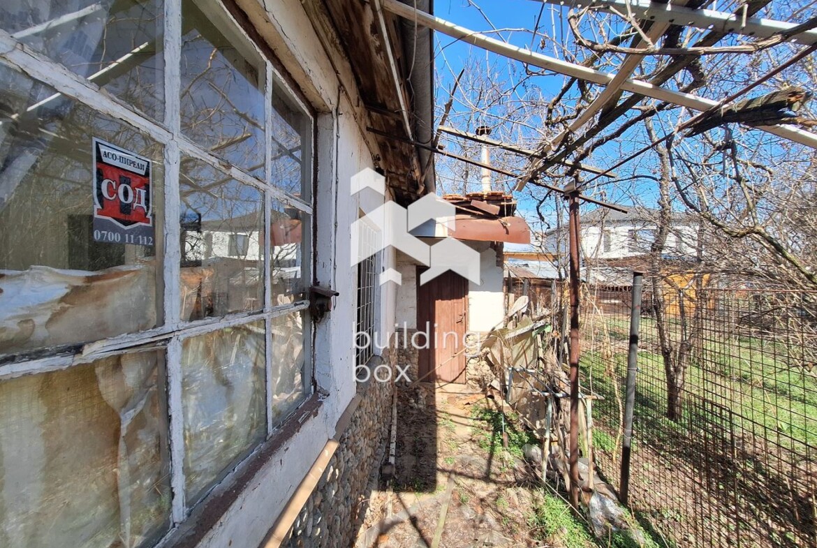 Къща за ремонт в Абдовица - 0