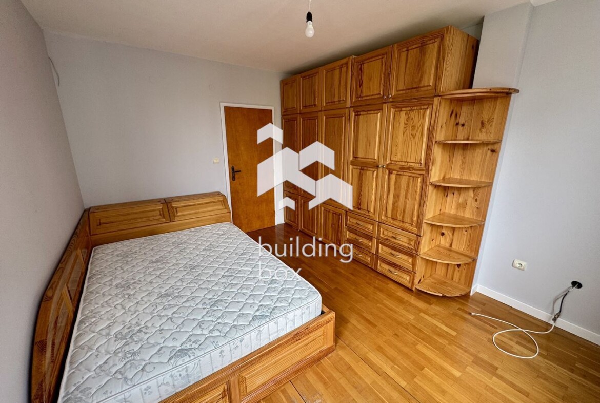 Просторен, необзаведен апартамент на предпочитана локация - 0