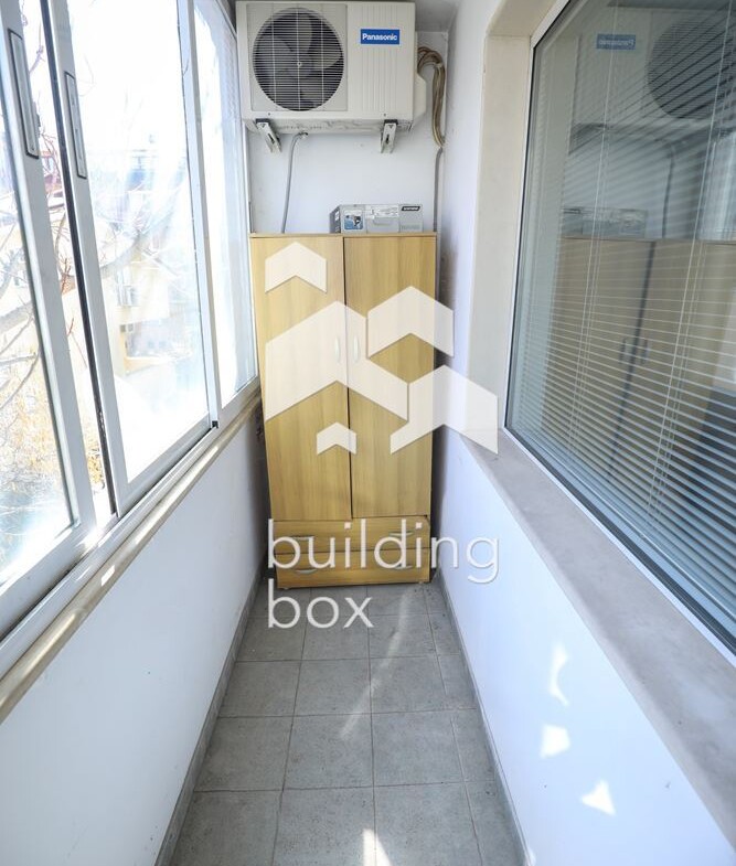 Слънчев и уютен тристаен апартамент, Идеален център. - 0