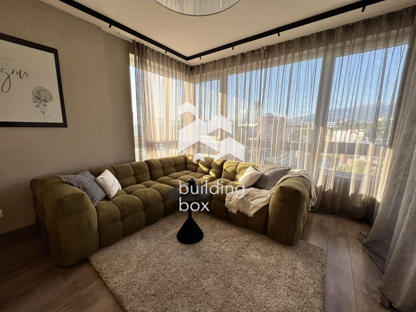 Продава 4-стаен - 0