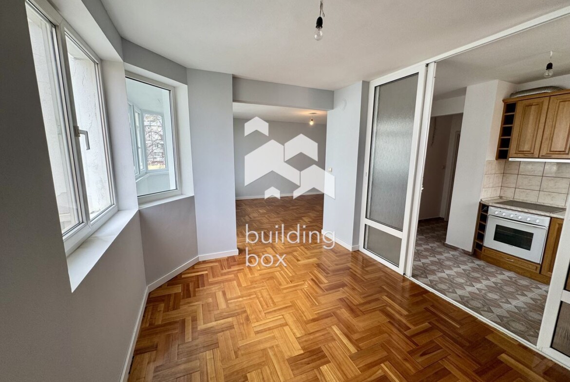 Просторен, необзаведен апартамент на предпочитана локация - 0