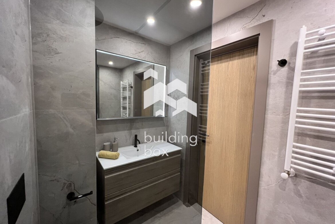 Продава 4-стаен - 0