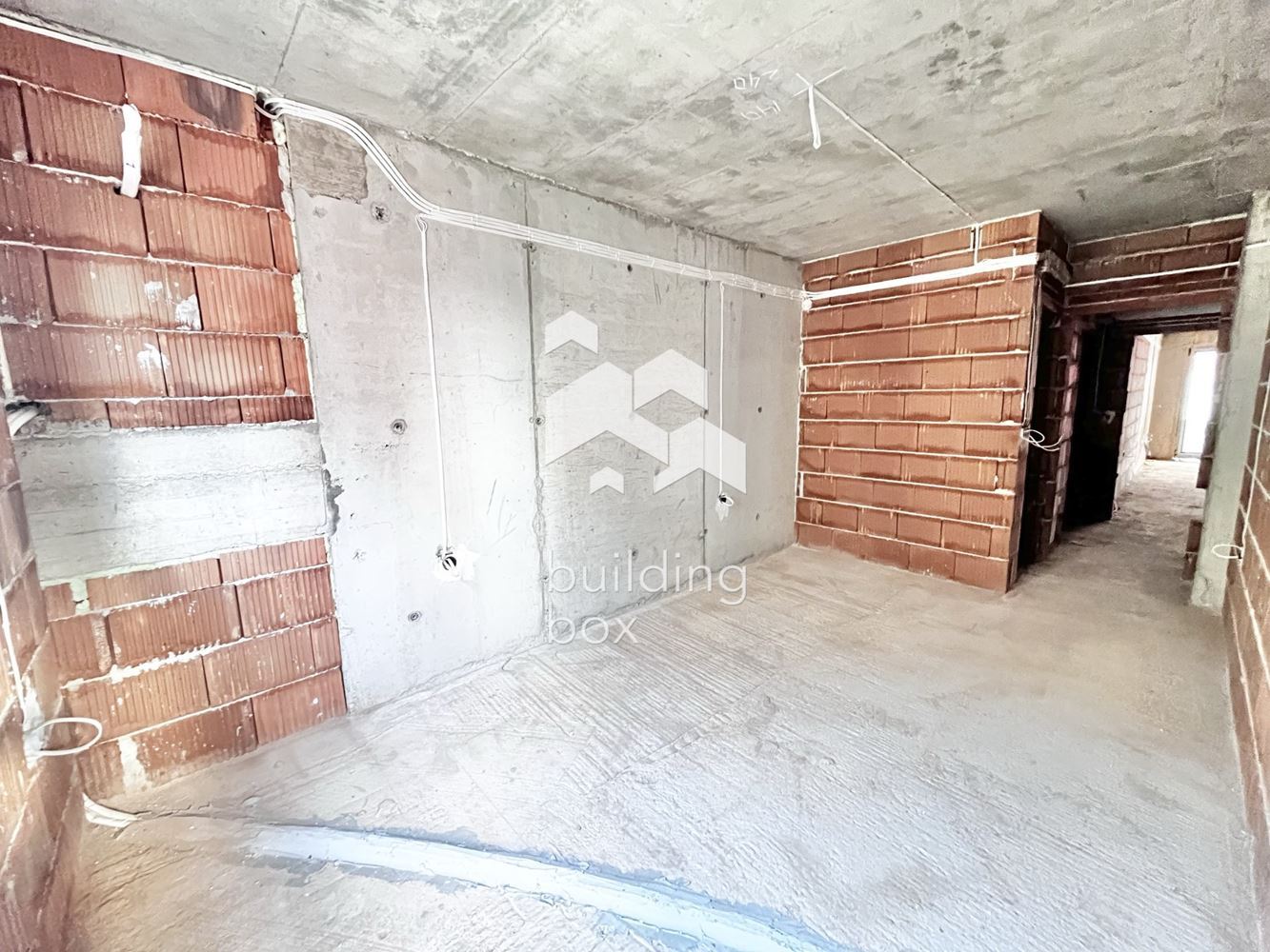 Тристаен апартамент - кв. Христо Смирненски - 0