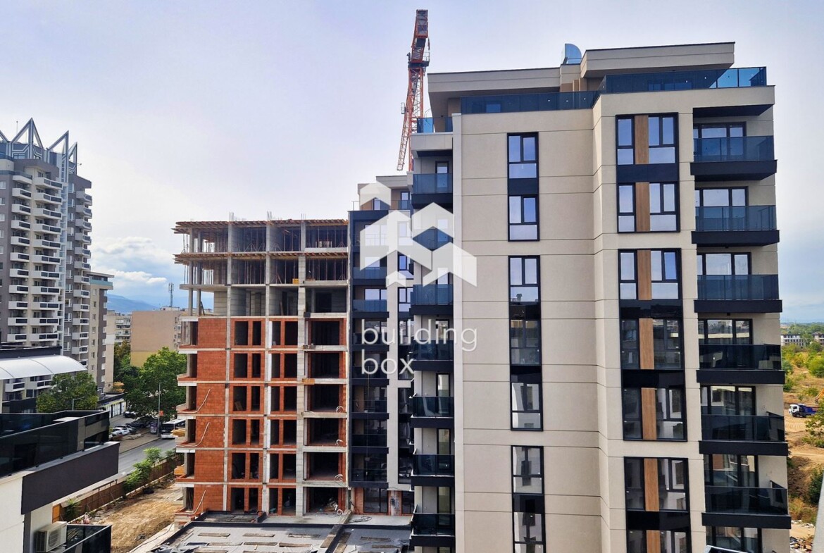 Тристаен апартамент - кв. Христо Смирненски - 0