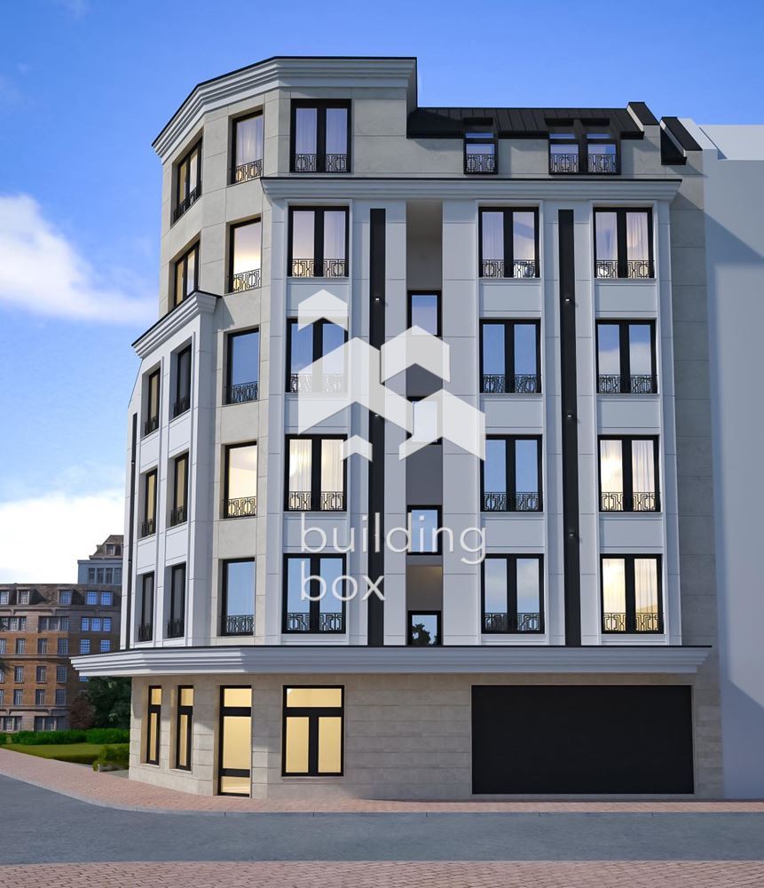 Тристаен апартамент в Център - 0