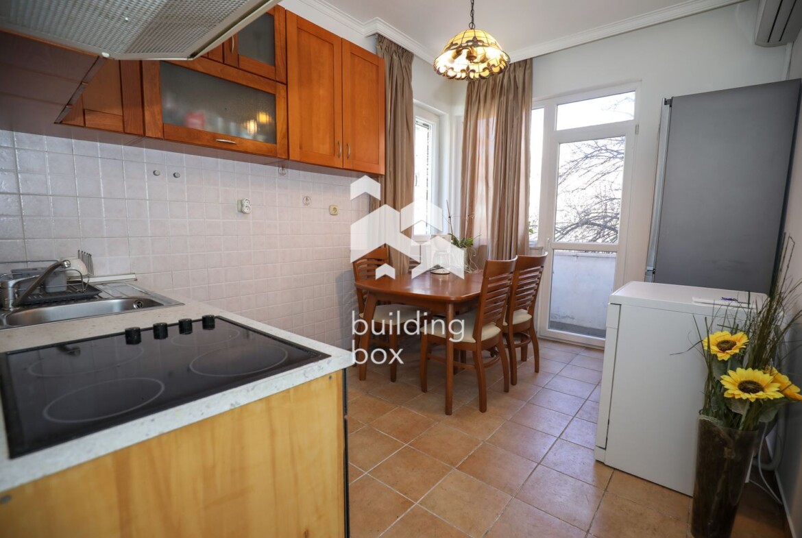 Слънчев и уютен тристаен апартамент, Идеален център. - 0