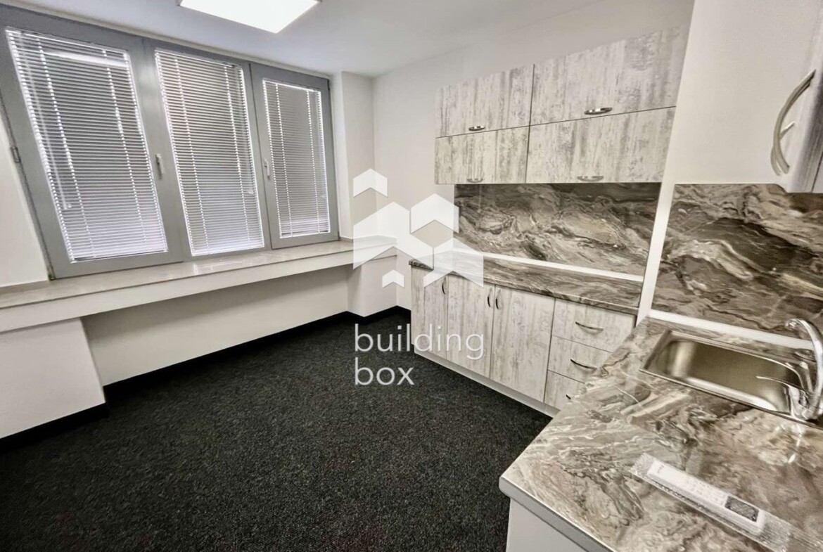 Чисто нов офис в представителна офис сграда. - 0