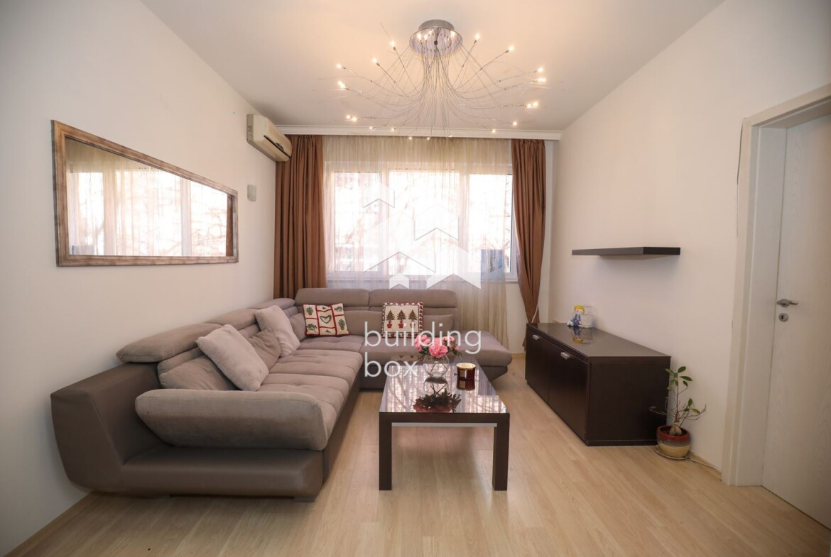 Слънчев и уютен тристаен апартамент, Идеален център. - 0