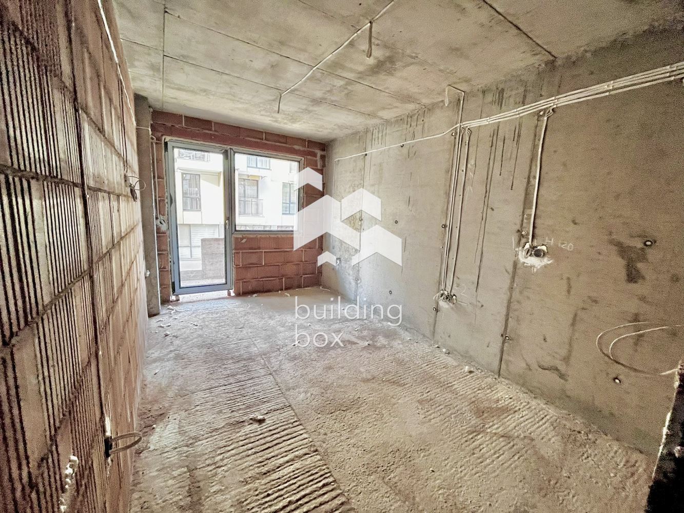 Тристаен апартамент - кв. Христо Смирненски - 0