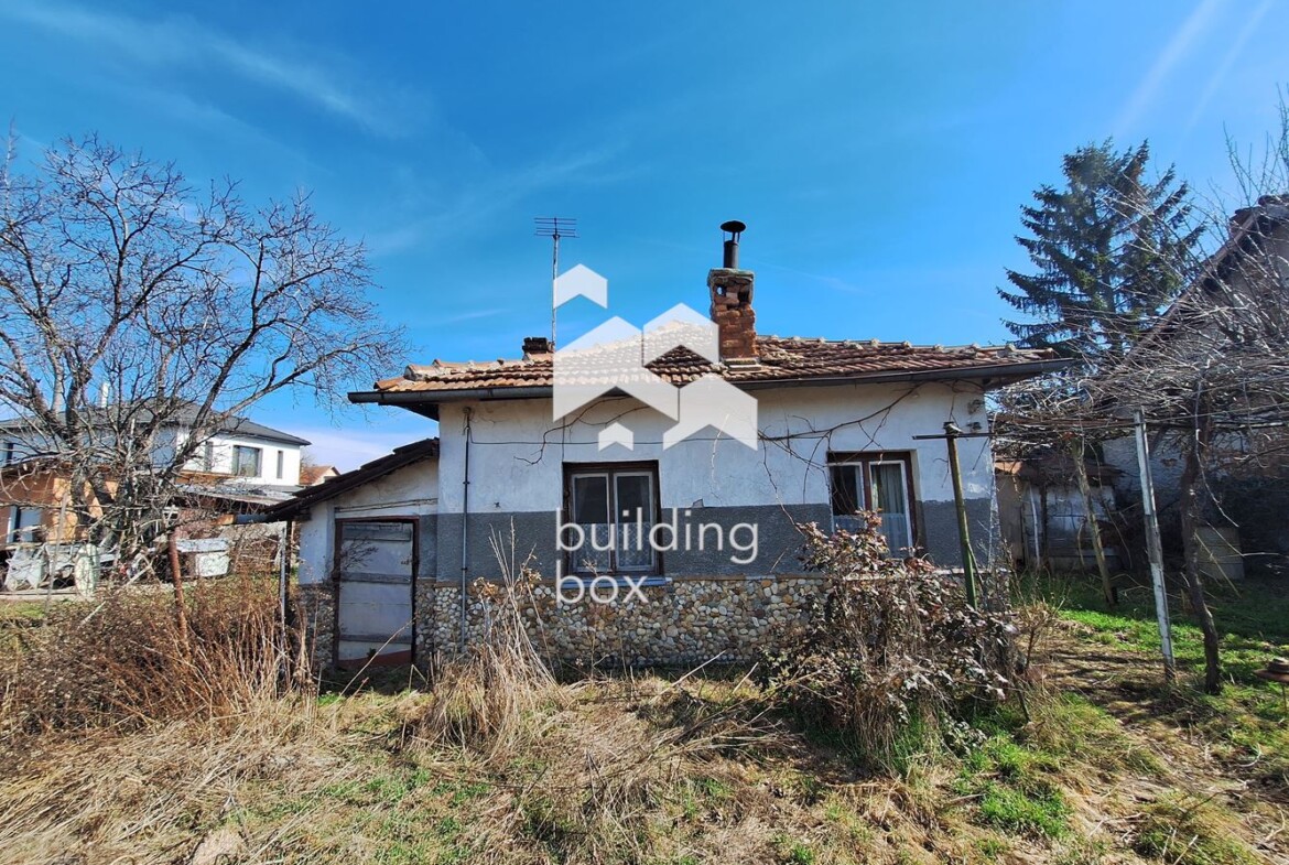 Къща за ремонт в Абдовица - 0