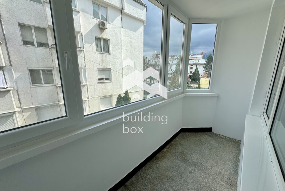 Просторен, необзаведен апартамент на предпочитана локация - 0