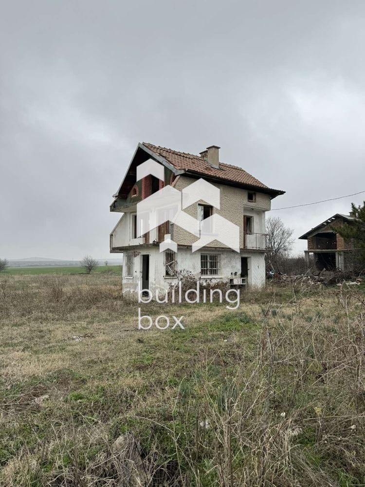 Парцел за жилищно застрояване и ФЕЦ - с. Сбор - 0