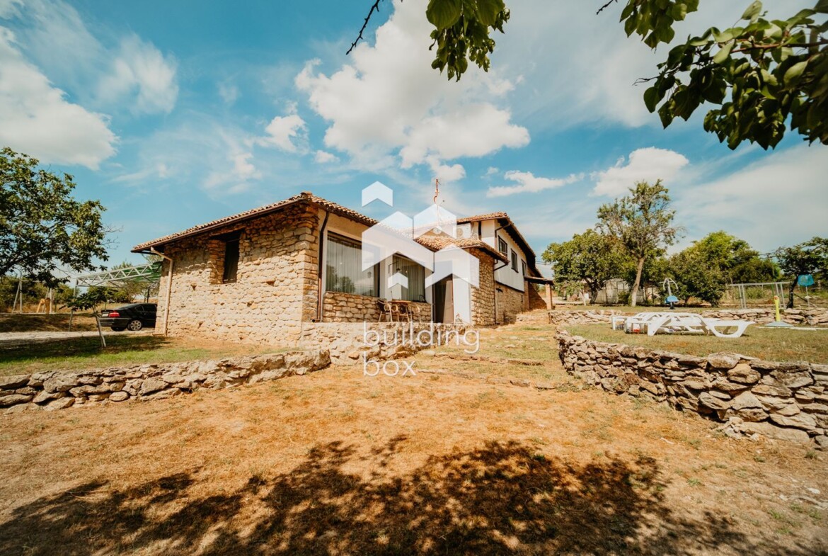 Имот за ценители в с.Аврен - 0