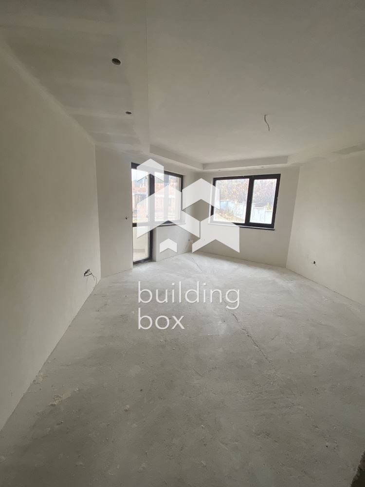 Къща в м.т. Камбаните - 0