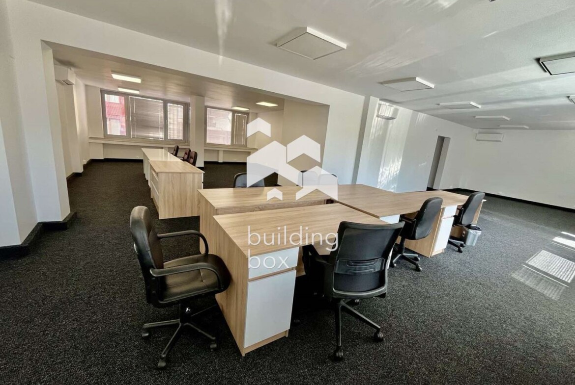 Нов офис в представителна сграда - 0