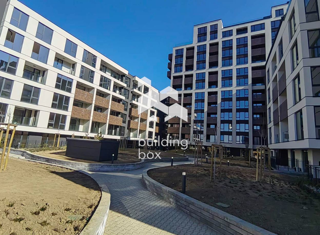 Четиристаен апартамент в ж.к. Кръстова Вада - 0