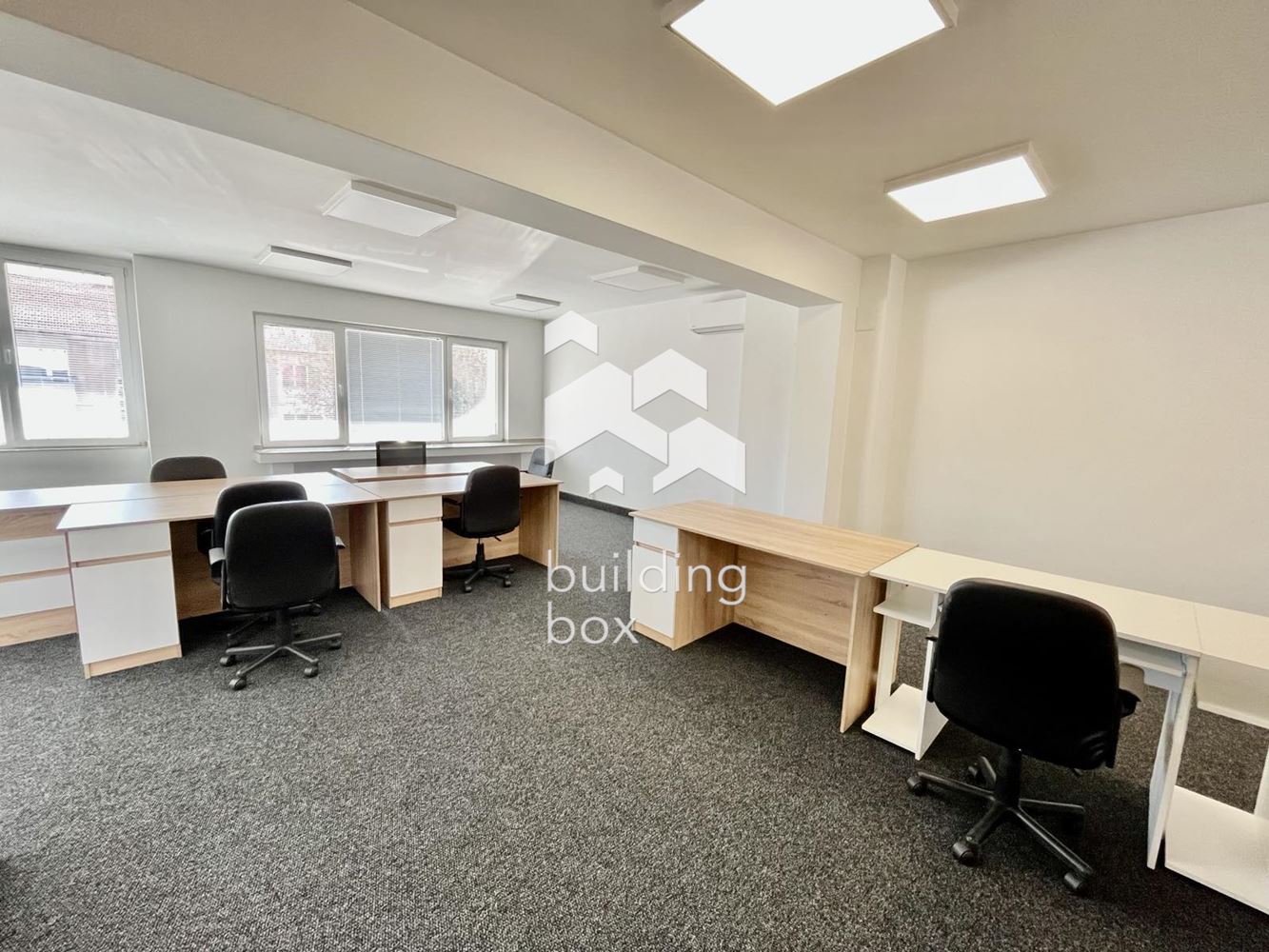 Нов офис в представителна сграда - 0