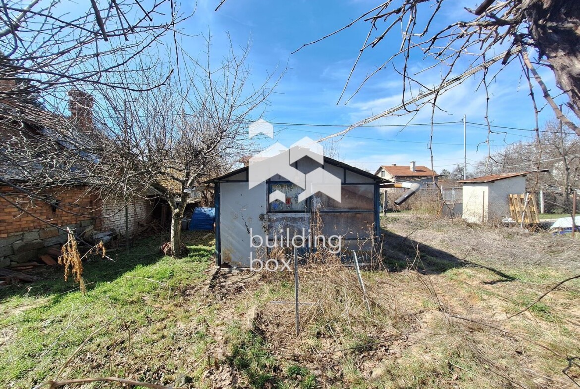 Къща за ремонт в Абдовица - 0