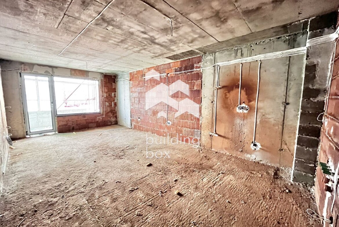 Тристаен апартамент - кв. Христо Смирненски - 0