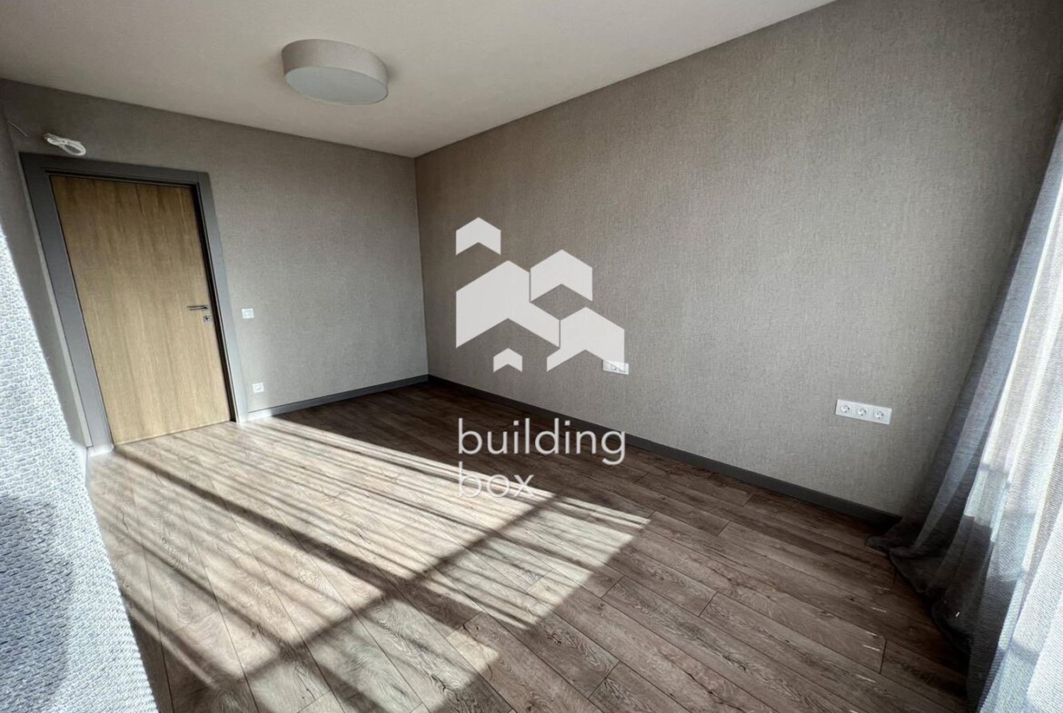 Продава 4-стаен - 0