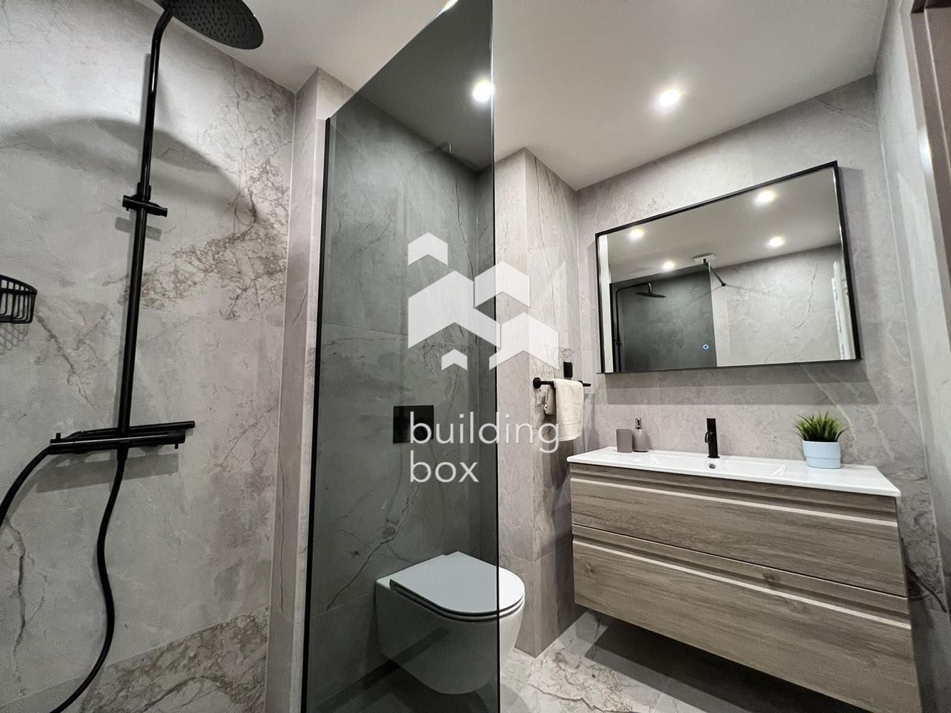 Продава 3-стаен - 0