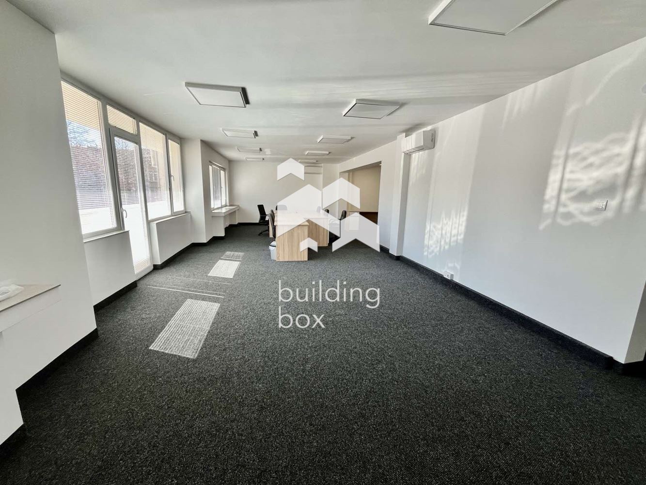 Нов офис в представителна сграда - 0