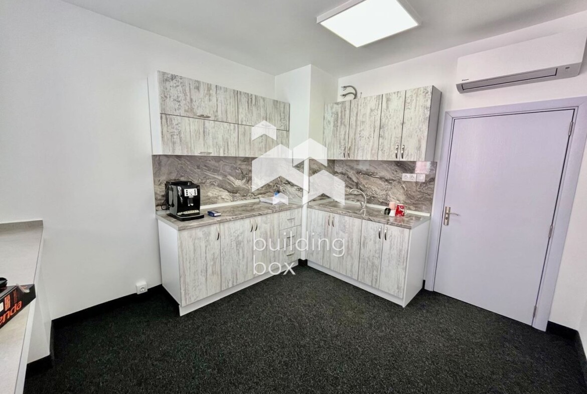 Нов офис в представителна сграда - 0