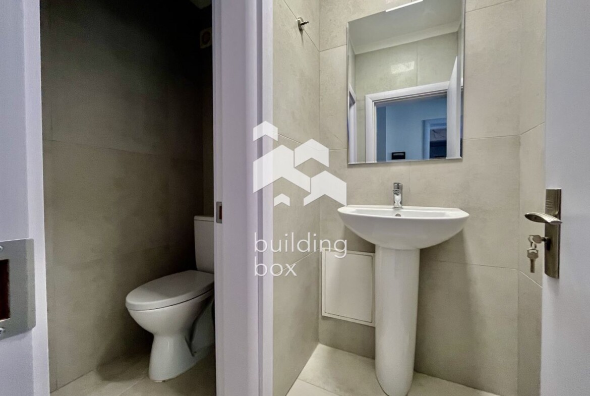 Нов офис в представителна сграда - 0