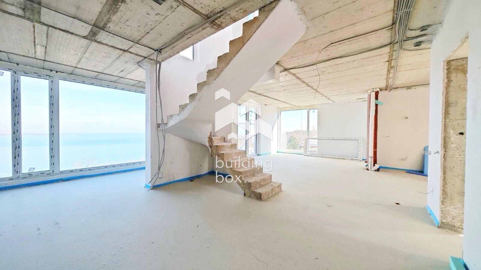 Мезонет в стилна жилищна сграда - 0