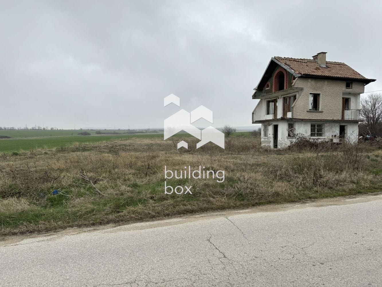 Парцел за жилищно застрояване и ФЕЦ - с. Сбор - 0