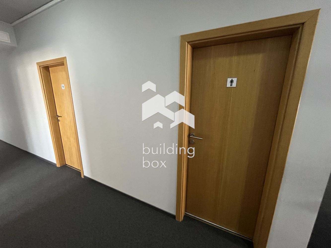 Дава се под наем офис в Центъра - 0