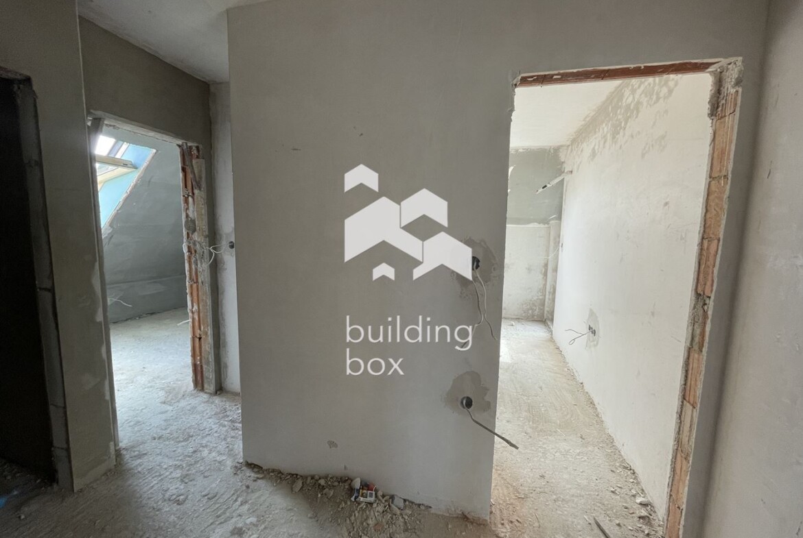 Многостаен мансарден апартамент в новострояща се сграда в кв. Левски - 0