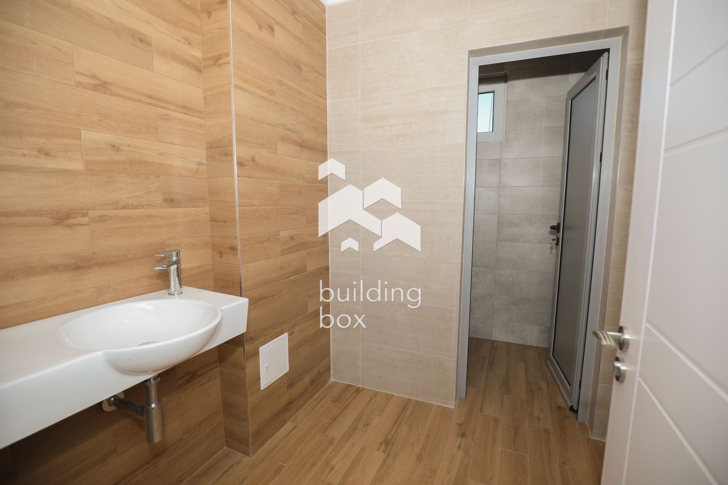 Луксозна Офис Сграда на Околовръстен Път - 0