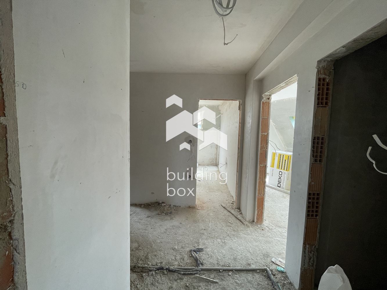 Многостаен мансарден апартамент в новострояща се сграда в кв. Левски - 0