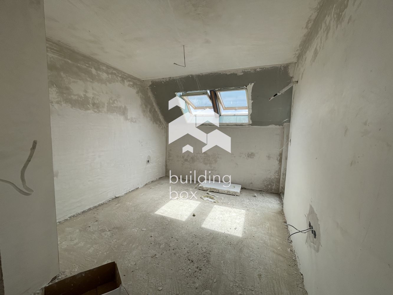 Многостаен мансарден апартамент в новострояща се сграда в кв. Левски - 0