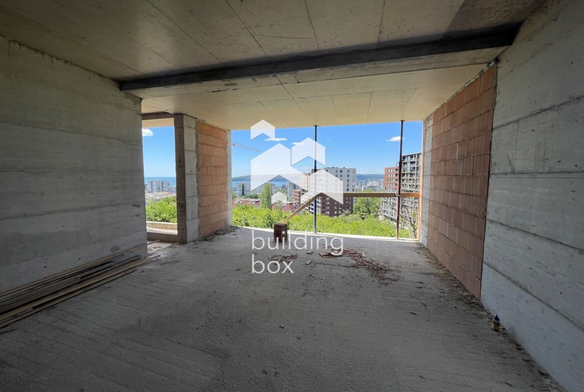 Тристаен апартамент в сграда с Акт 14 - 0