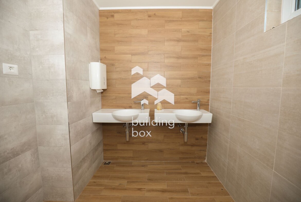 Луксозна Офис Сграда на Околовръстен Път - 0