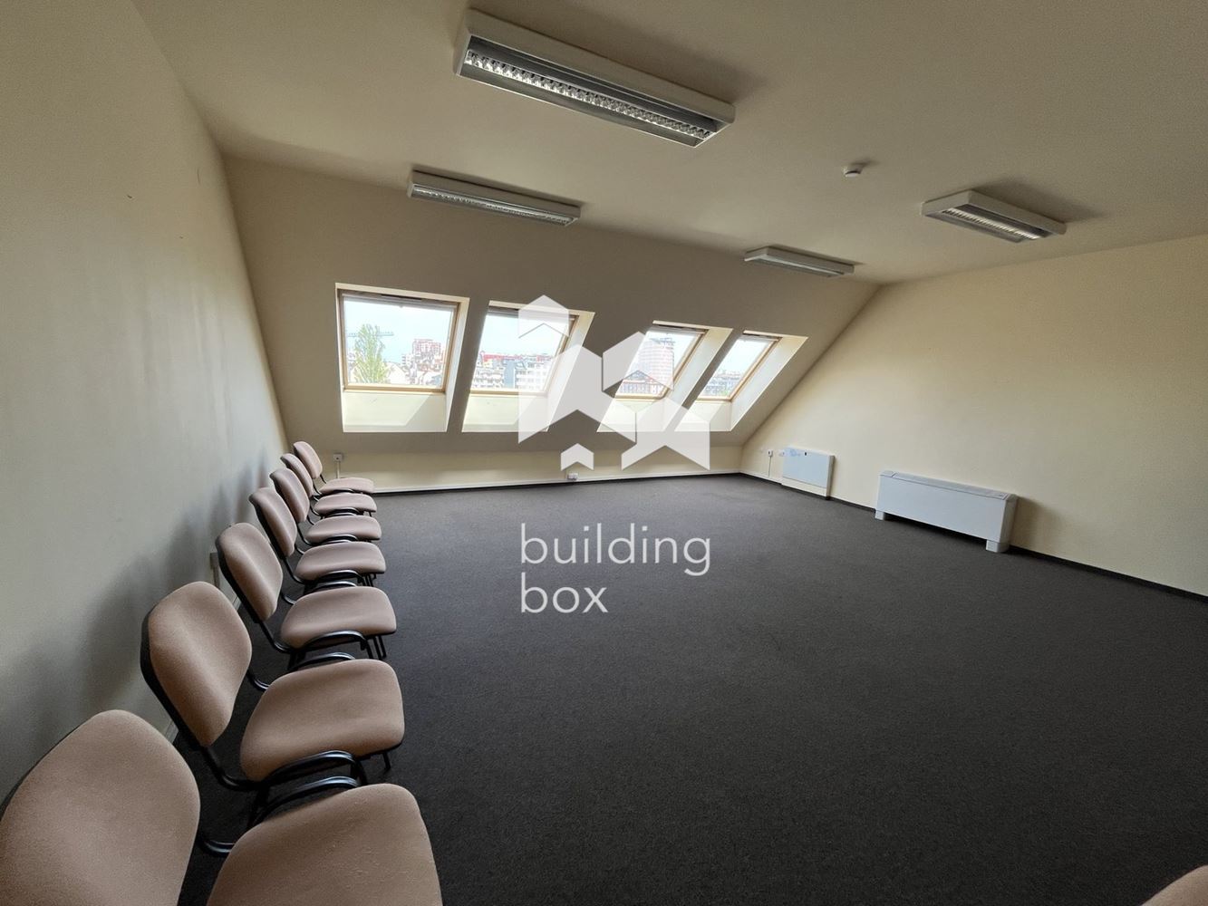 Дава се под наем офис в Центъра - 0