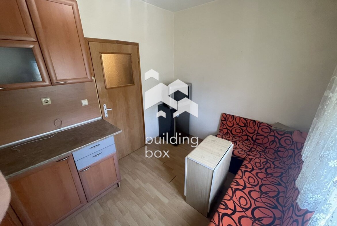 Двустаен апартамент, квартал Възраждане - 0