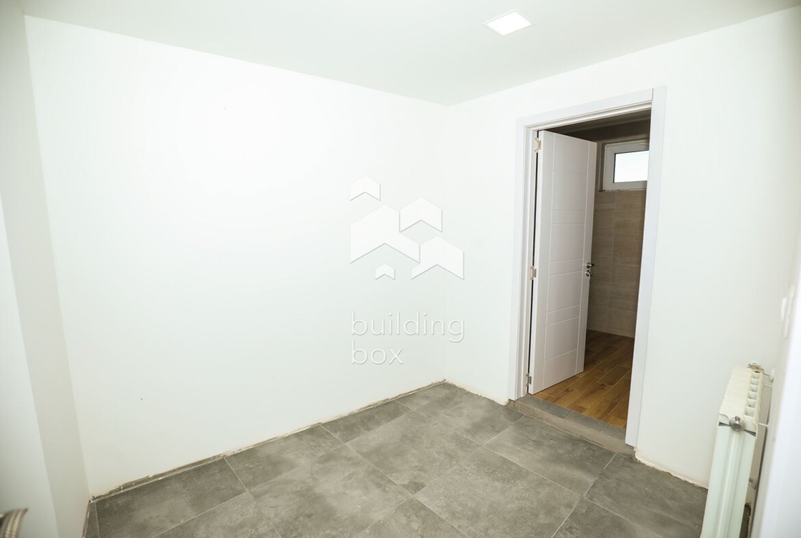 Луксозна Офис Сграда на Околовръстен Път - 0