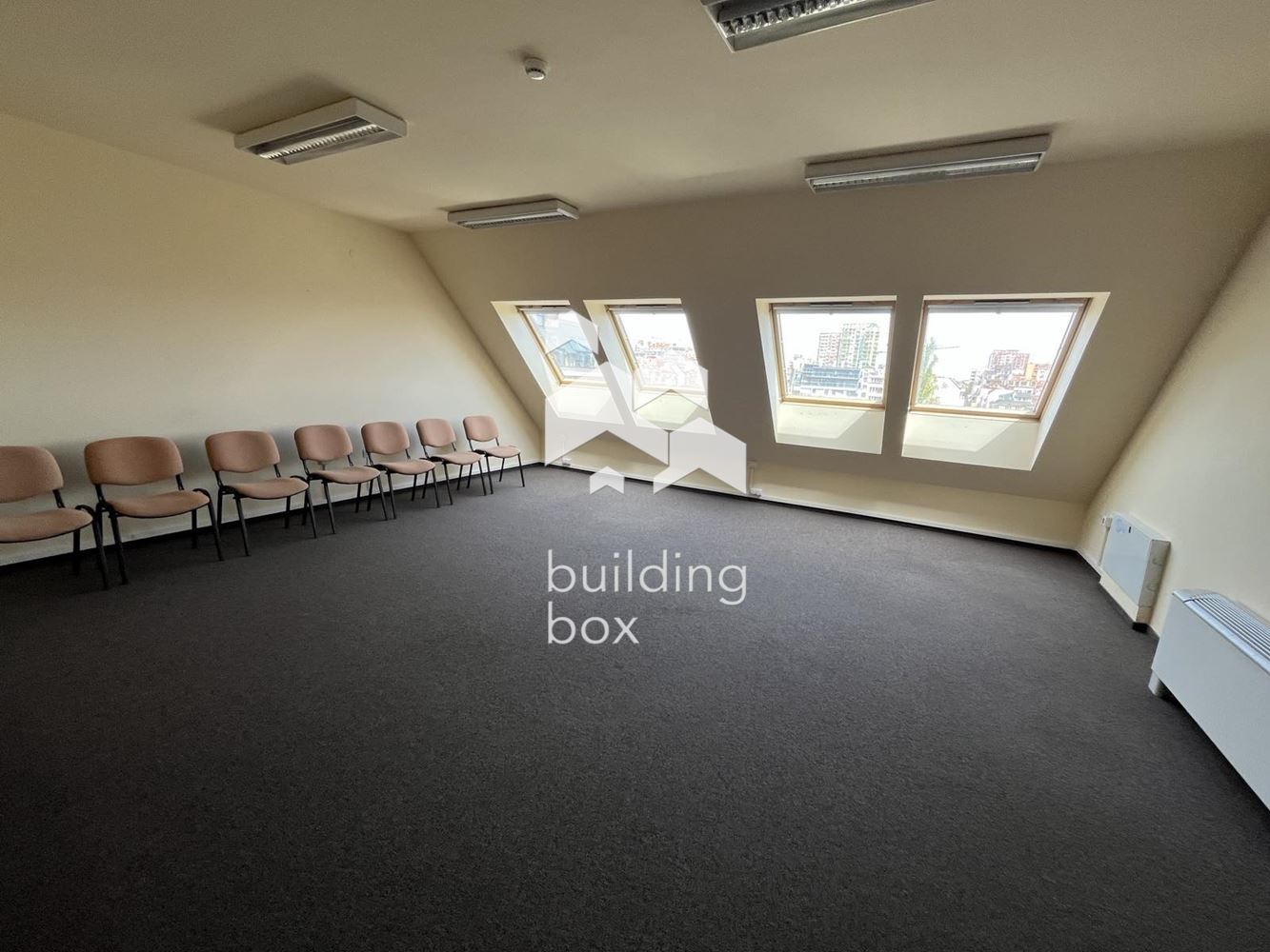 Дава се под наем офис в Центъра - 0