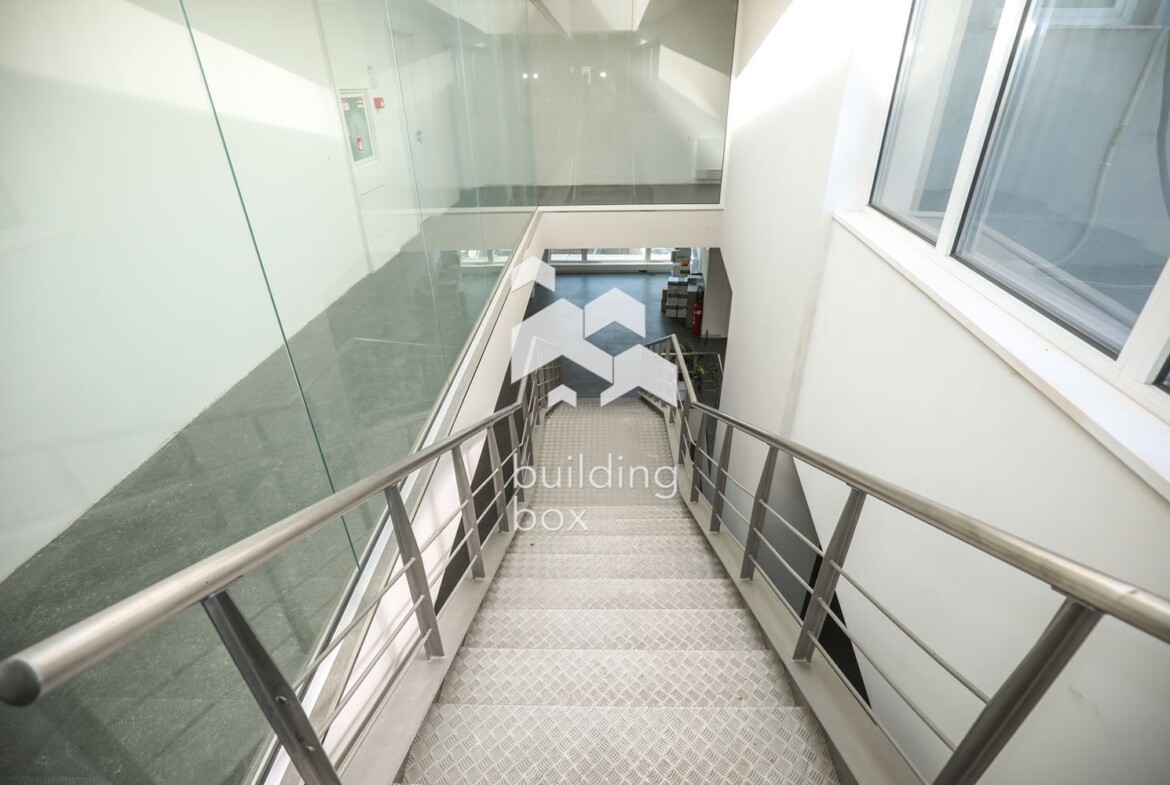 Луксозна Офис Сграда на Околовръстен Път - 0